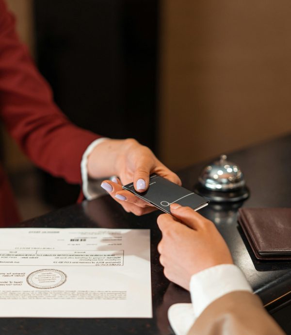 pexels-mikhail-nilov-7820321